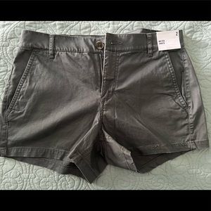 Express Mid Rise Shortie Size 2- never worn